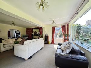 Lounge- click for photo gallery